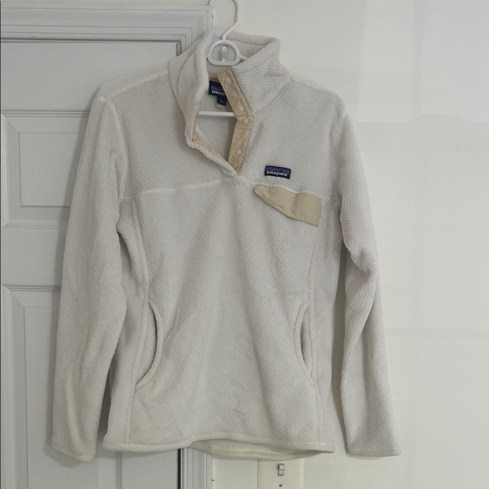 Patagonia Off-White Fleece Pullover Snap-T